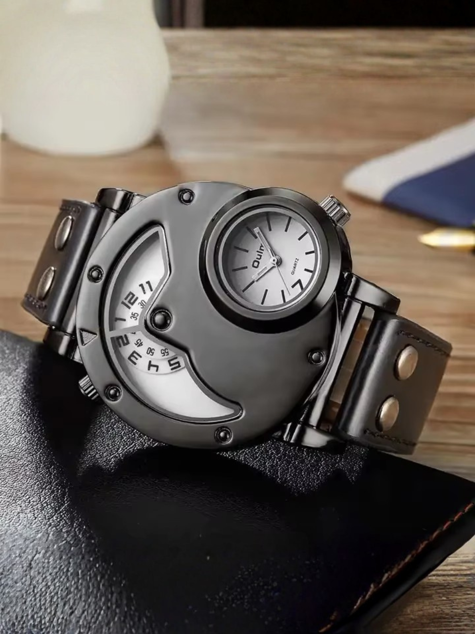 Mens Vintage Sports Wrist Waterproof Watch