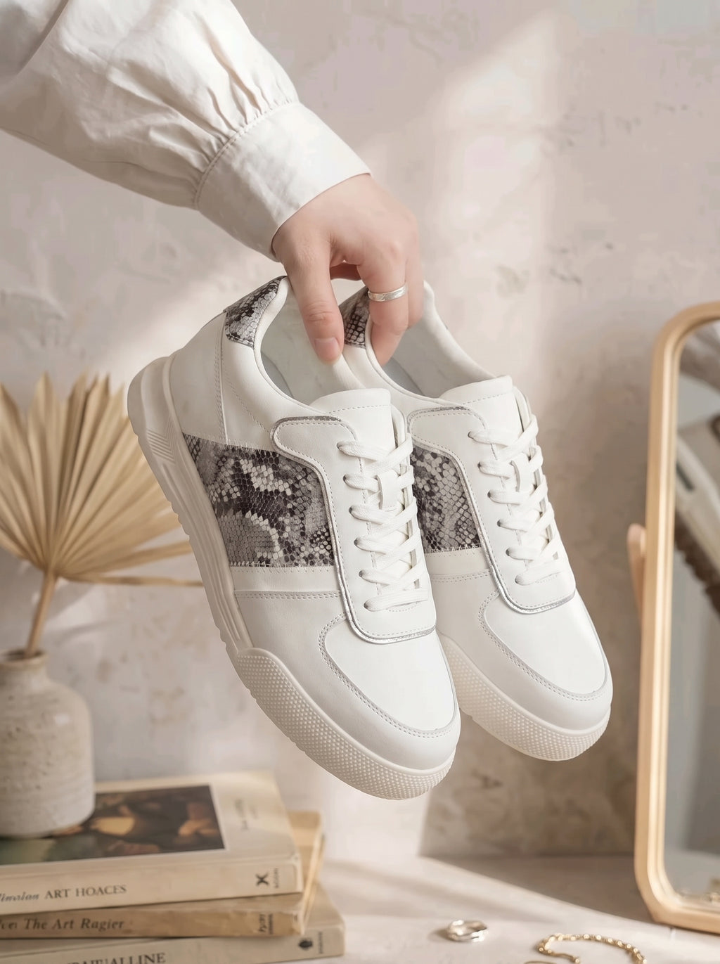 Women Snake Skel-Top Alabaster Low Top Sneakers