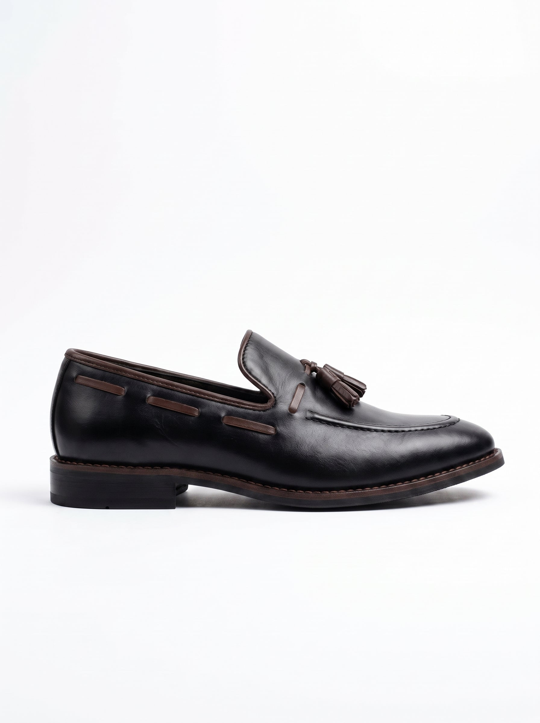 BlackBole Conrad Tassel