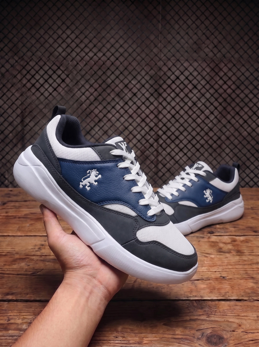 Court Classic Sneaker - Black