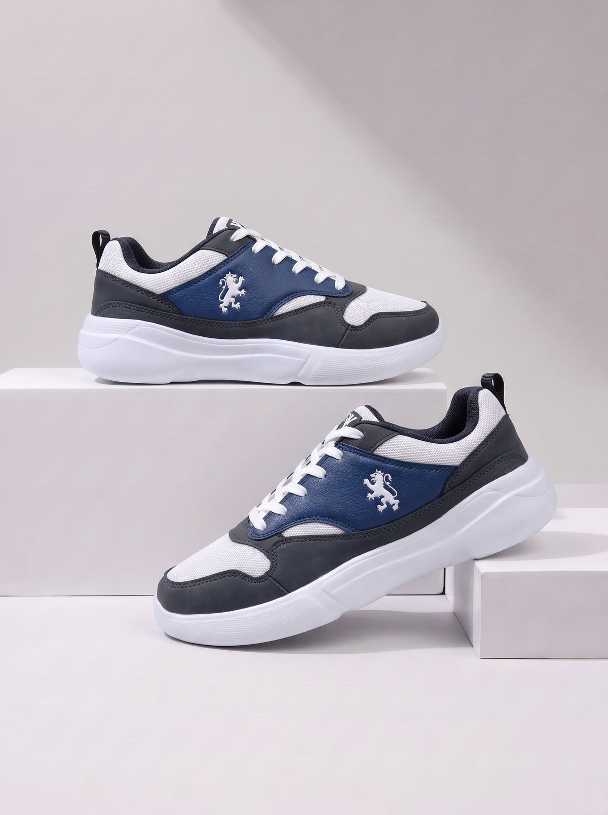 Court Classic Sneaker - Black