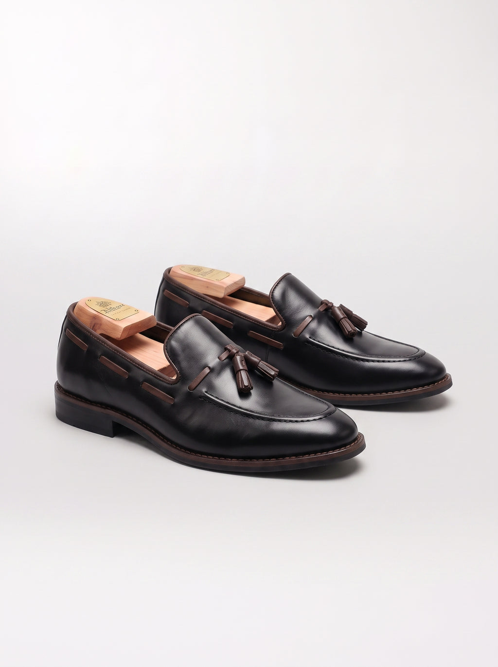 BlackBole Conrad Tassel