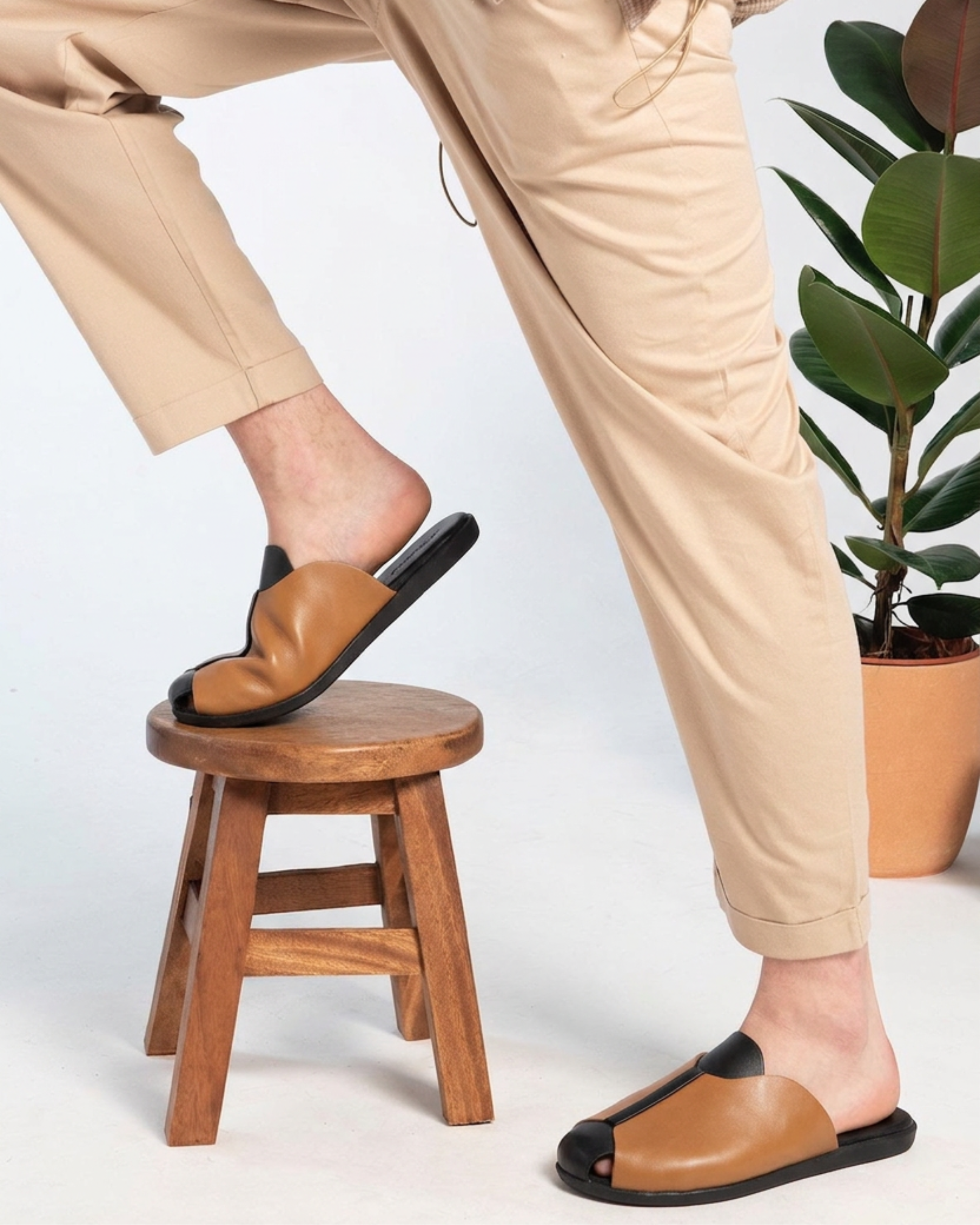 Begonia DualTone Leather Mule – BlackBole Edition