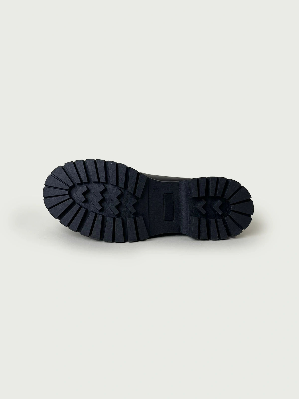 Cozy Winter Chunky-Heeled Boots with Lace