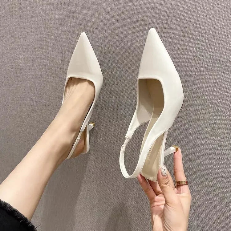 Pointed Slingback Heel in white