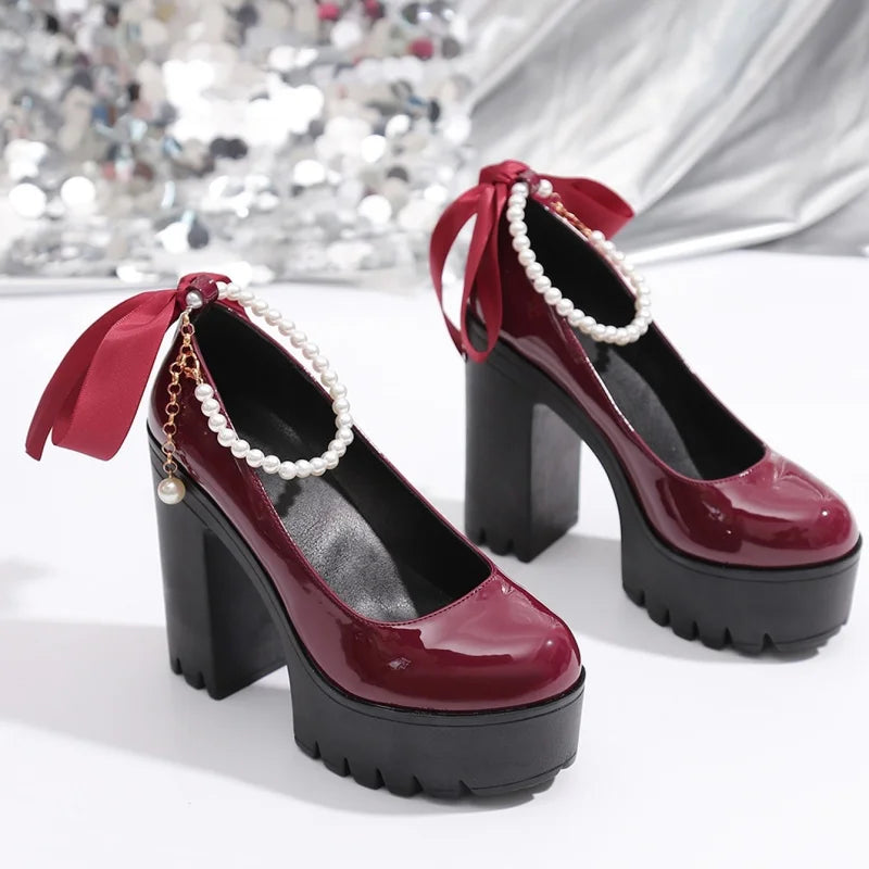 Bow Back Patent Platform Pump in burgundy