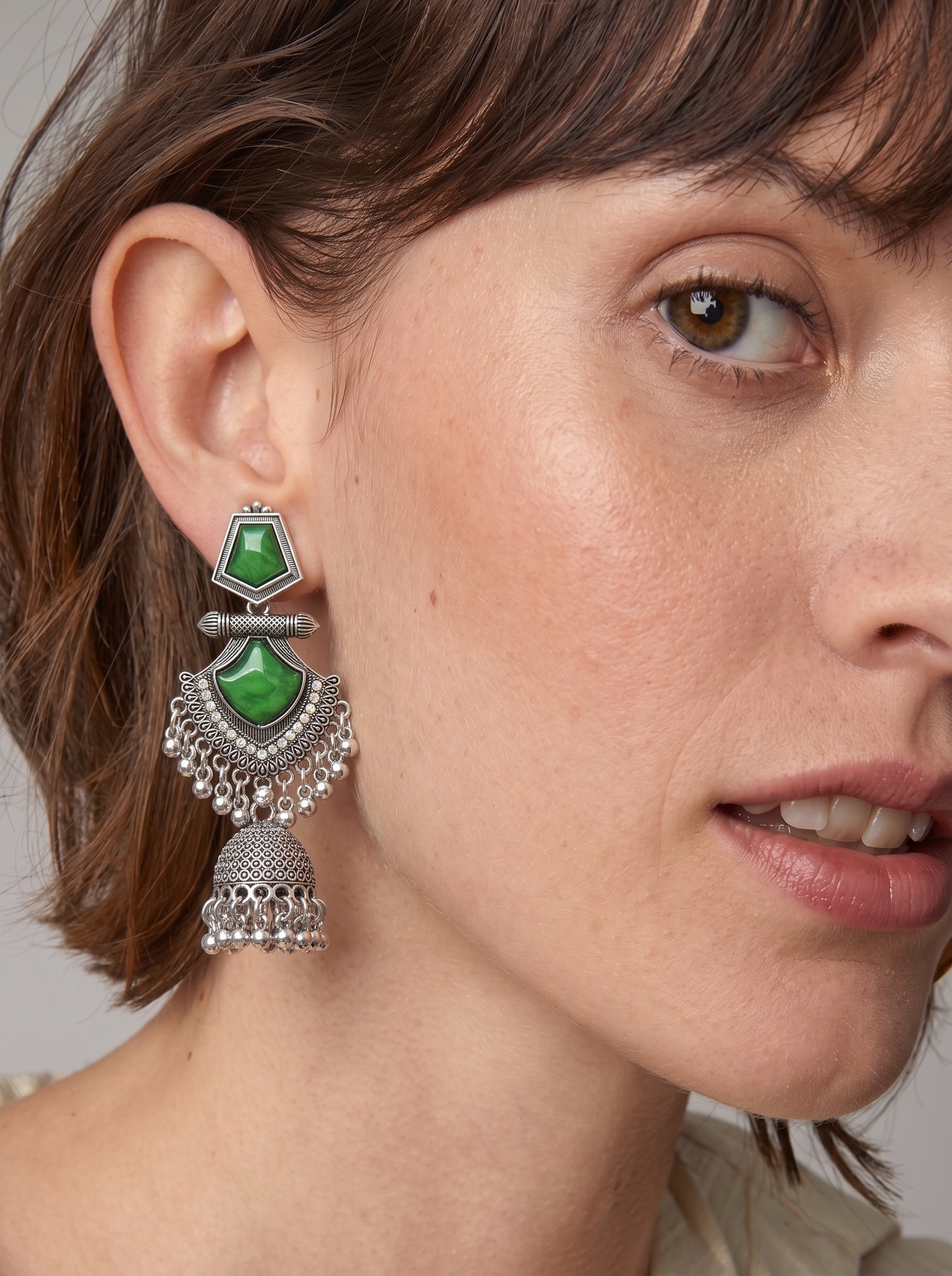 Emerald Noor Kashmiri Jhumka