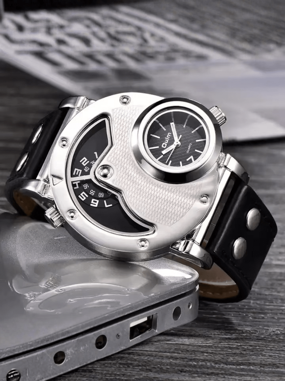 Mens Vintage Sports Wrist Water Resistant Watch - BlackBole
