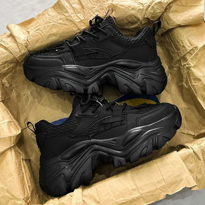 Chunky Wave Sole Sneaker in black