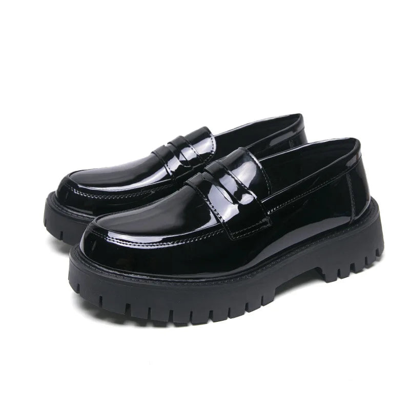 Glossy Penny Lug Loafer in black