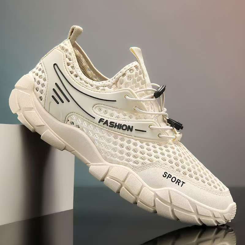 Open-Knit Mesh Runner in beige