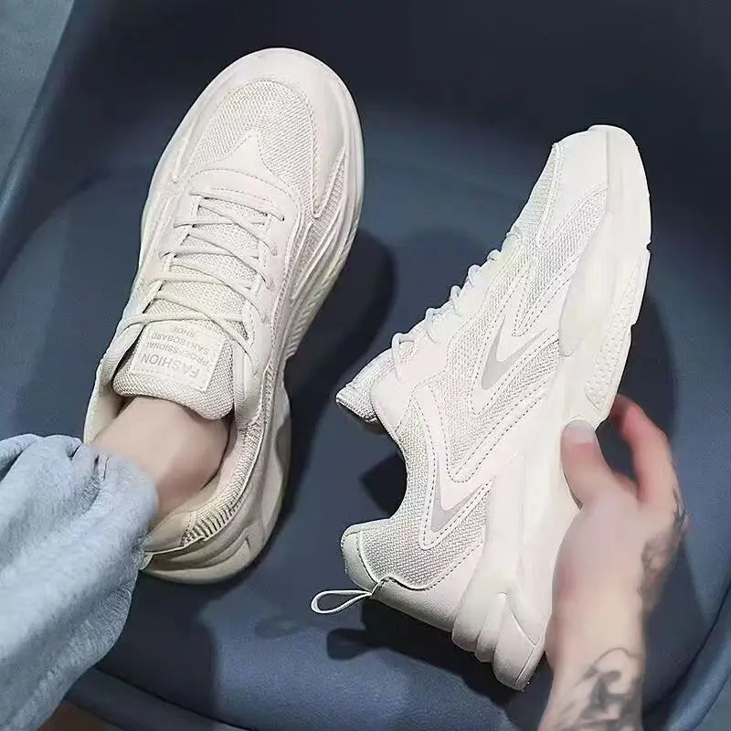 Soft Sport Daily Sneaker in beige